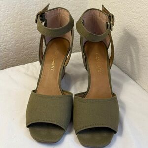 Franco Sarto Olive Ankle Strap Heels Sandals Size9.5